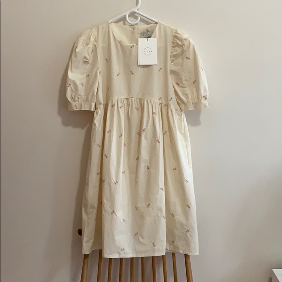 Olive Clothing Dresses & Skirts - Olive Clothing Sonya Flower Embroidery Dress